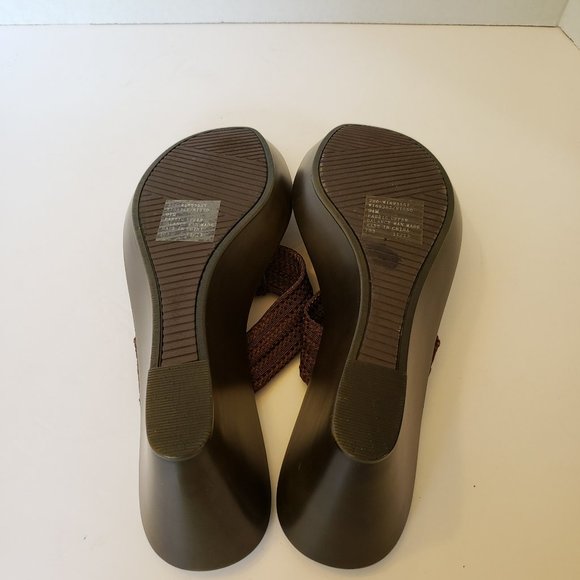 White Mountain Wedge Flip Flop Sandle - Picture 8 of 8